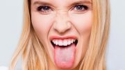 成年女性舌头