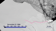 拉森C冰架裂缝的生长动画