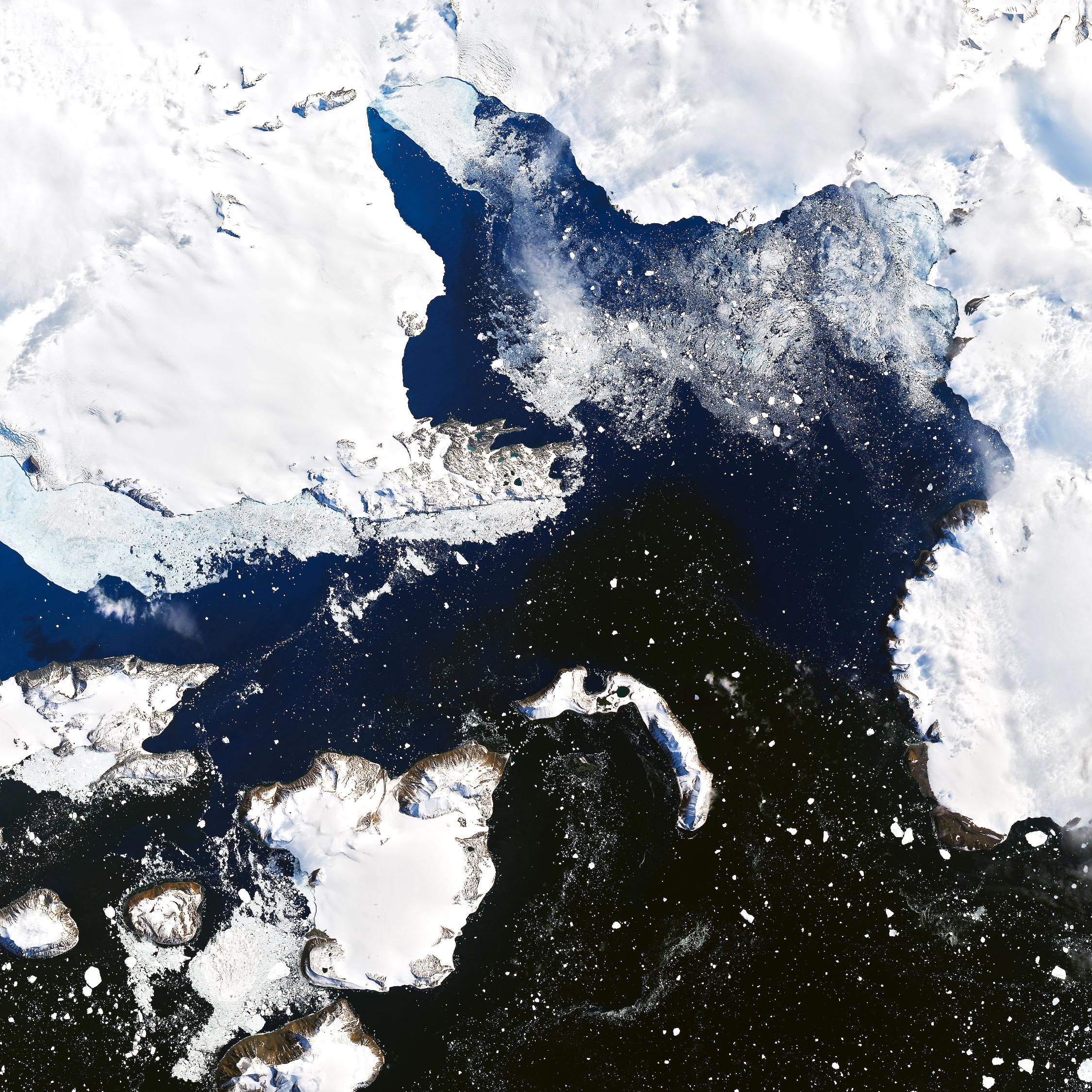 海洋一号D卫星捕捉到南极火山喷发