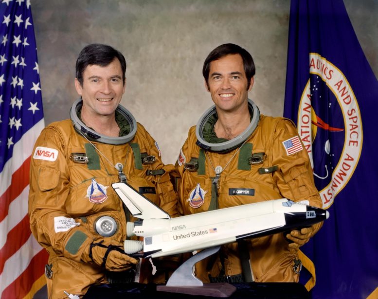 宇航员约翰·扬和罗伯特·克里彭