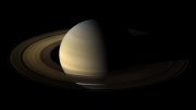 天文学家测量土星的一个戒指的不完全冷却