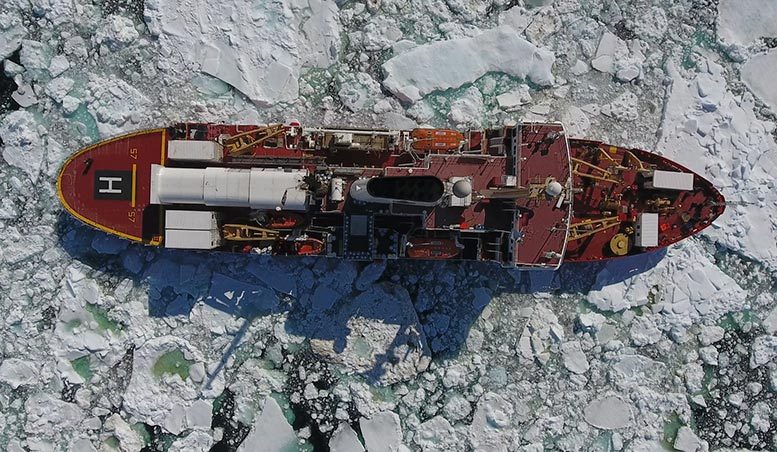 加拿大研究破冰船阿蒙森号