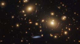 引力透镜系统SDSS J0928+2031
