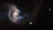 哈勃空间望远镜照片NGC7714