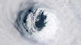 迈克尔飓风ISS.
