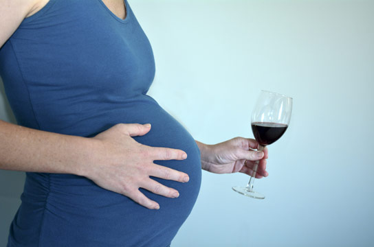 低水平饮酒与较高的出生缺陷风险无关