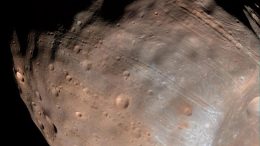 “火星月球”的纹路来自滚石