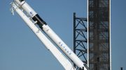 SpaceX猎鹰9号火箭搭载宇航员龙飞船