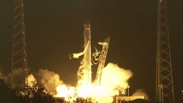 SpaceXFalcon9火箭升空