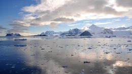 南极半岛山地和冰岸