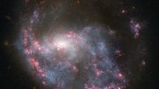 哈勃观测到螺旋星系ngc922